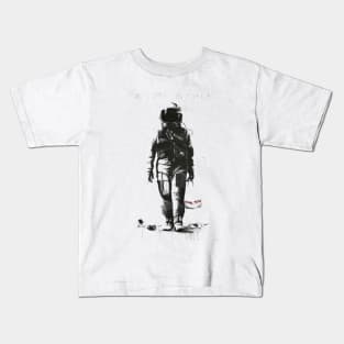 Astronaut cleaning the space Kids T-Shirt